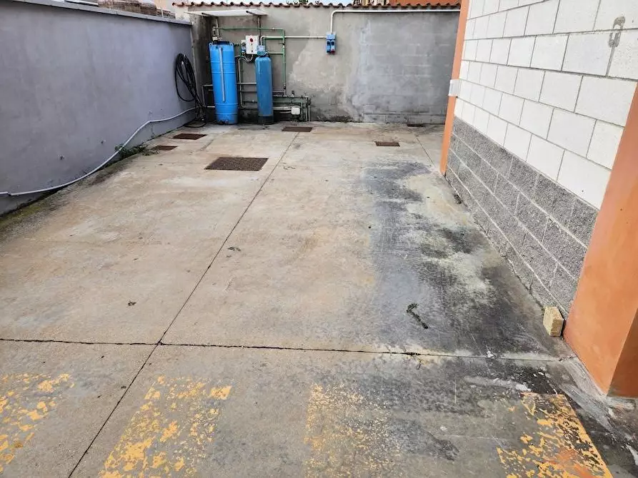 Immagine 15 di Attività artigianale in affitto  a Santa Croce Sull'arno