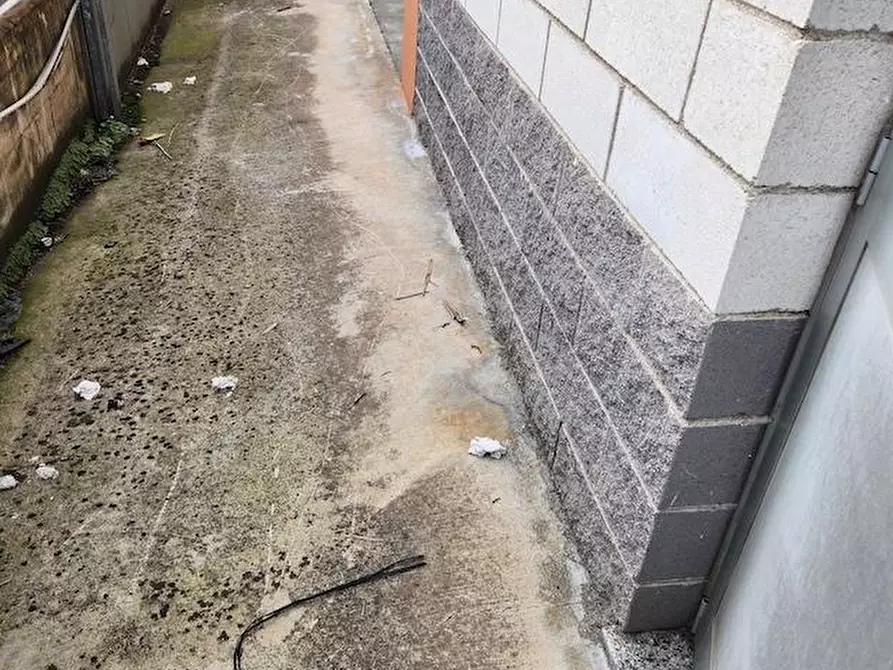 Immagine 13 di Attività artigianale in affitto  a Santa Croce Sull'arno