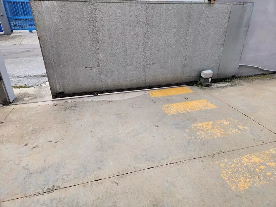 Immagine 14 di Attività artigianale in affitto  a Santa Croce Sull'arno