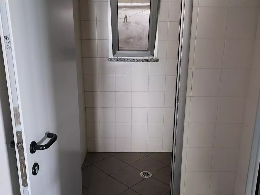 Immagine 6 di Attività artigianale in affitto  a Santa Croce Sull'arno