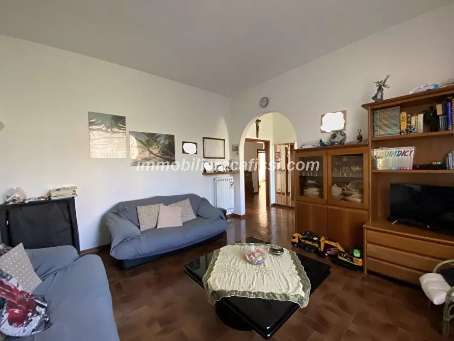 Immagine 5 di Casa bifamiliare in vendita  a Carmignano