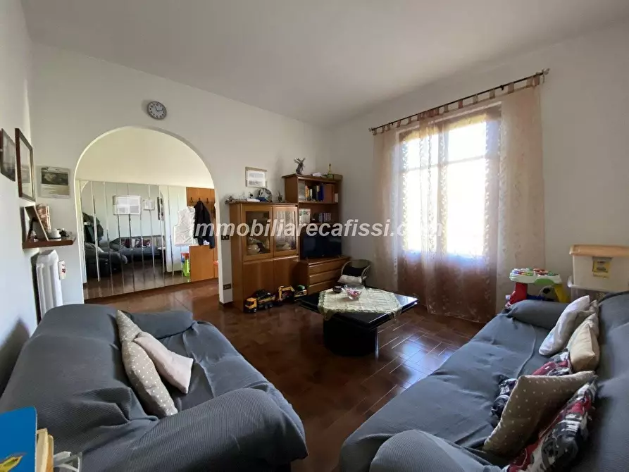 Immagine 4 di Casa bifamiliare in vendita  a Carmignano