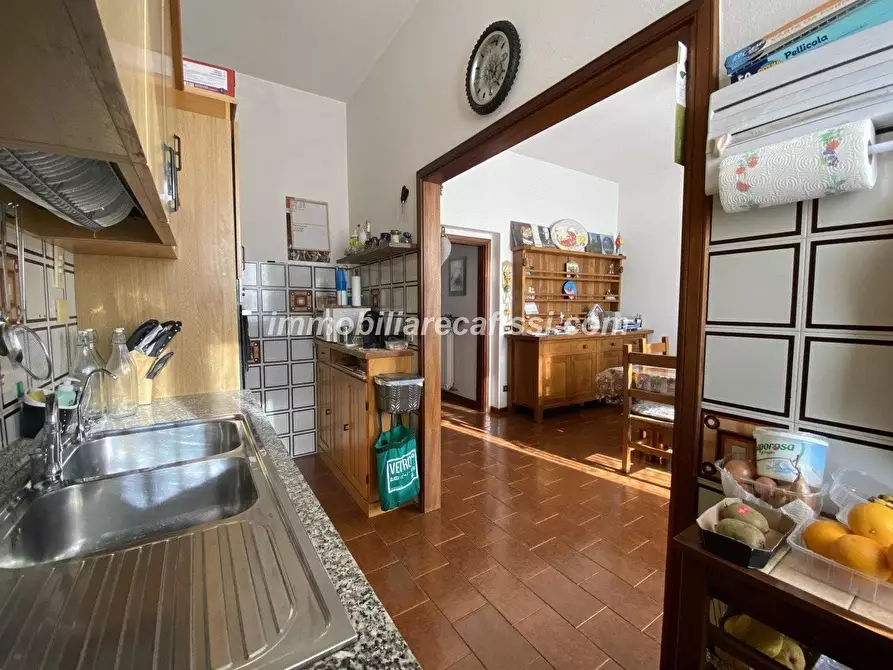 Immagine 12 di Casa bifamiliare in vendita  a Carmignano