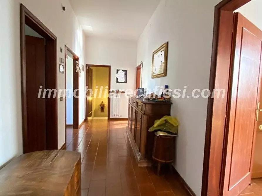 Immagine 13 di Casa bifamiliare in vendita  a Carmignano