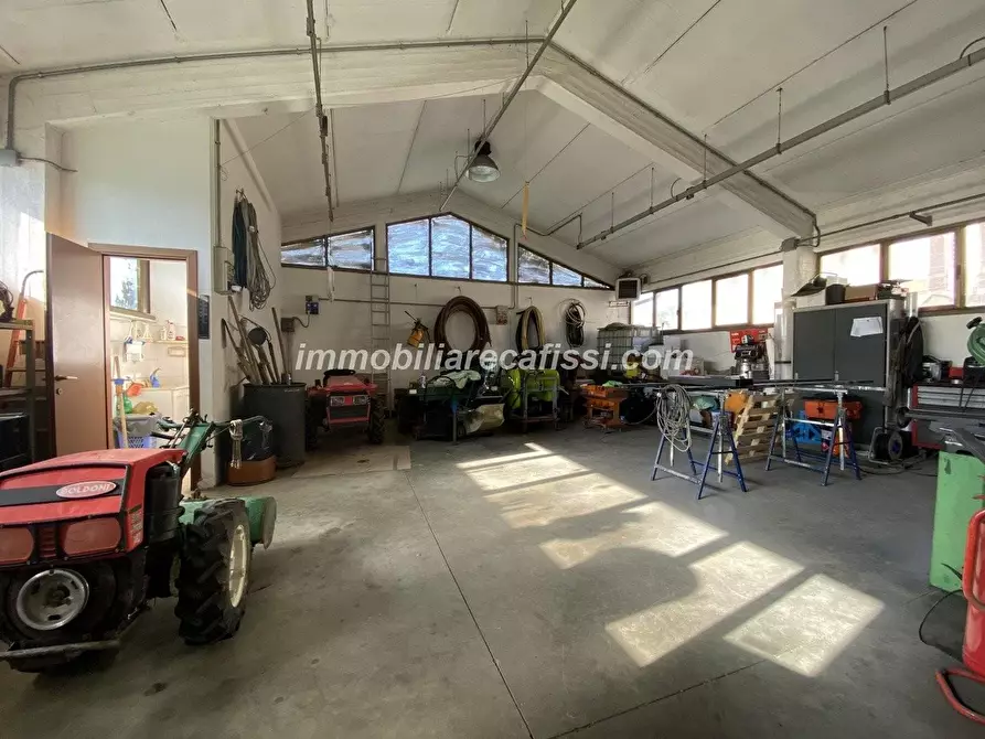 Immagine 38 di Casa bifamiliare in vendita  a Carmignano