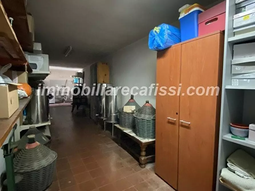 Immagine 36 di Casa bifamiliare in vendita  a Carmignano