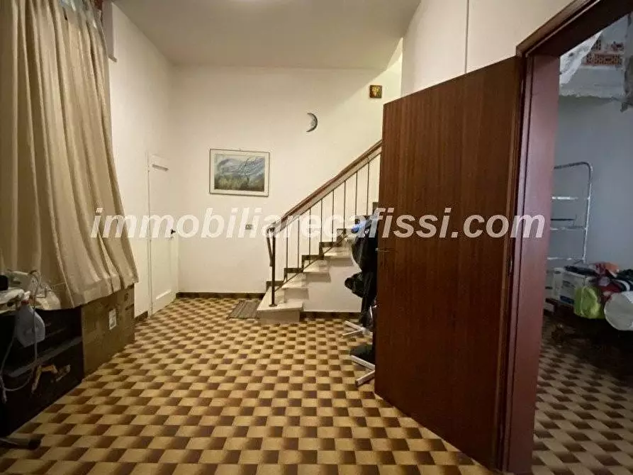 Immagine 25 di Casa bifamiliare in vendita  a Carmignano