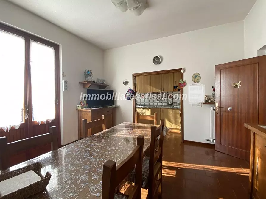 Immagine 8 di Casa bifamiliare in vendita  a Carmignano