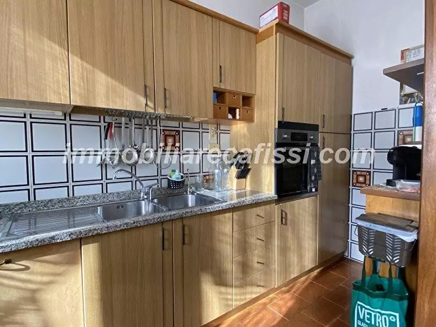 Immagine 11 di Casa bifamiliare in vendita  a Carmignano