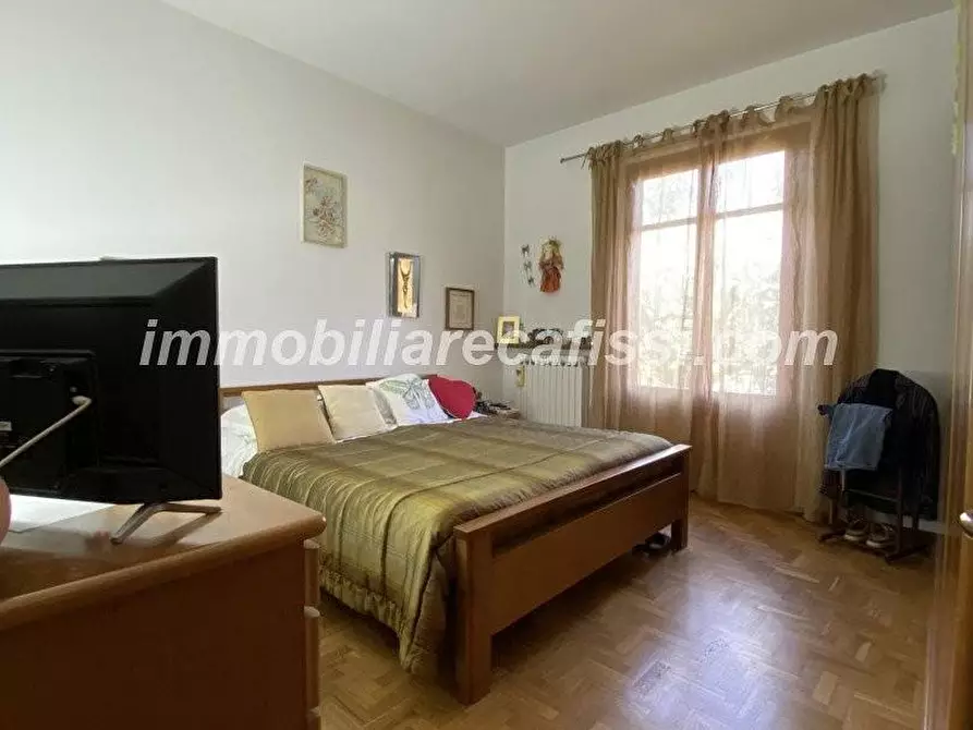 Immagine 14 di Casa bifamiliare in vendita  a Carmignano