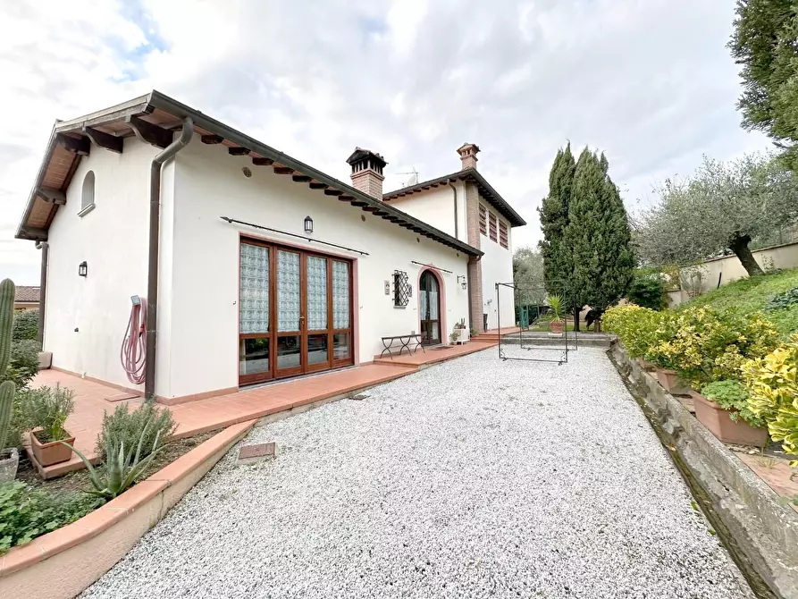 Immagine 1 di Villa in vendita  a Buggiano