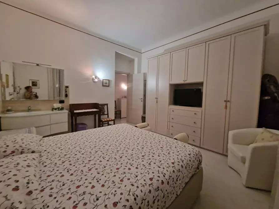 Immagine 14 di Appartamento in vendita  a Carrara