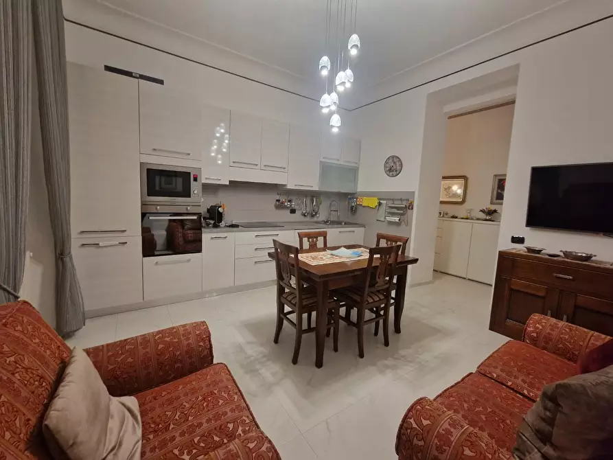 Immagine 1 di Appartamento in vendita  a Carrara