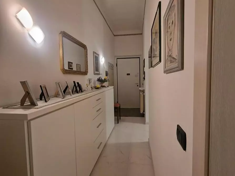 Immagine 2 di Appartamento in vendita  a Carrara