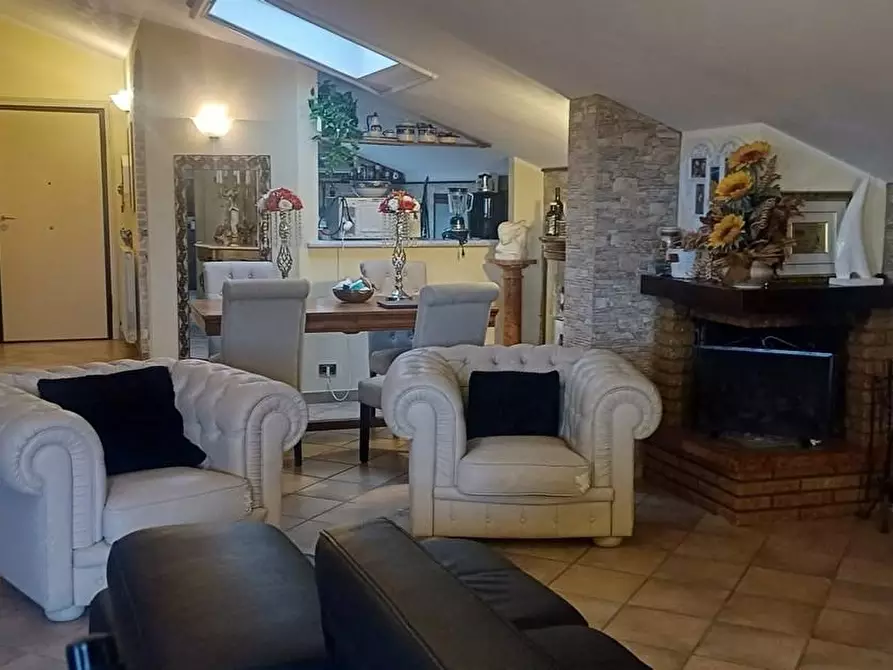 Immagine 4 di Appartamento in vendita  a Carrara