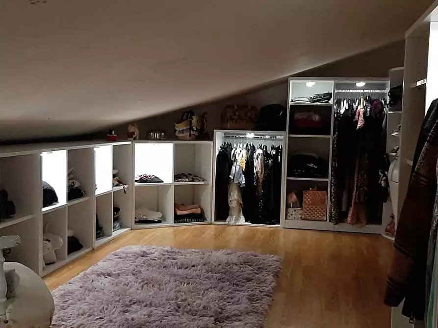 Immagine 16 di Appartamento in vendita  a Carrara