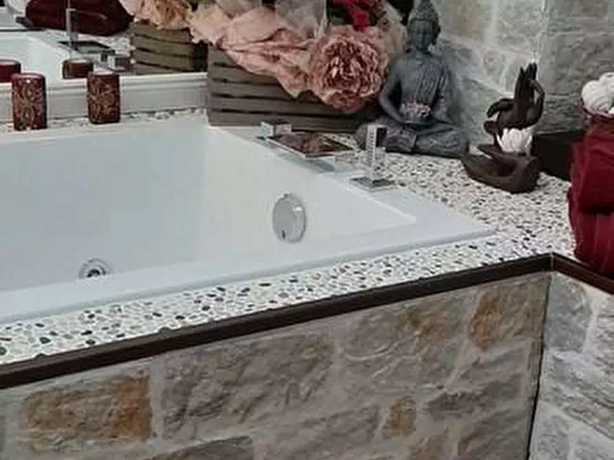 Immagine 21 di Appartamento in vendita  a Carrara