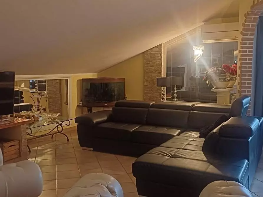 Immagine 3 di Appartamento in vendita  a Carrara