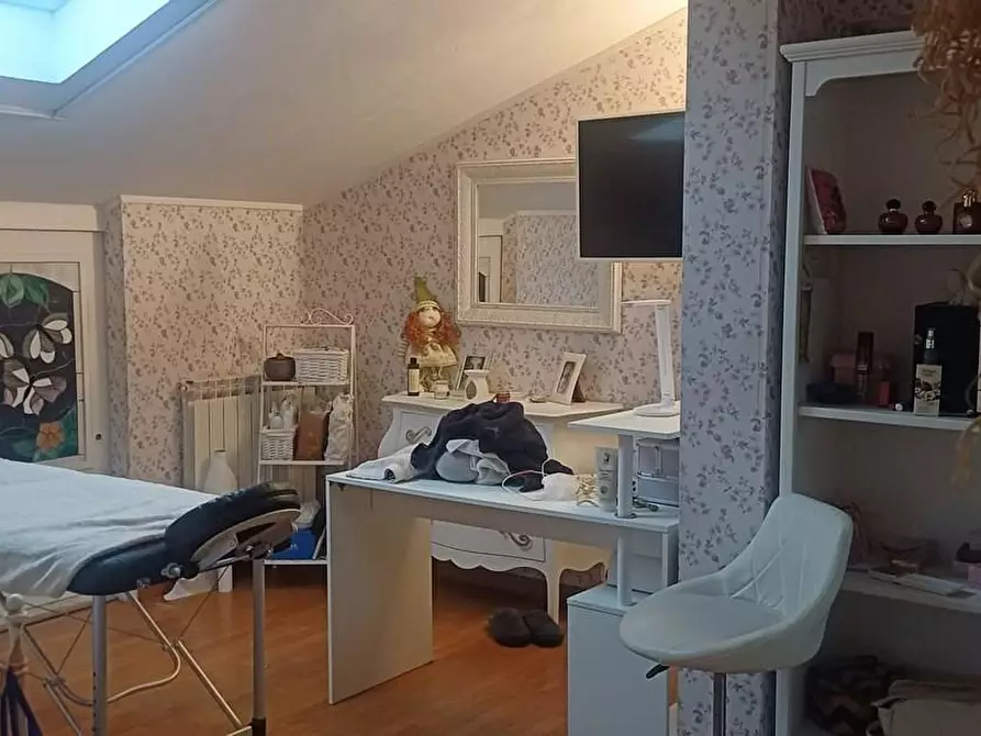 Immagine 6 di Appartamento in vendita  a Carrara