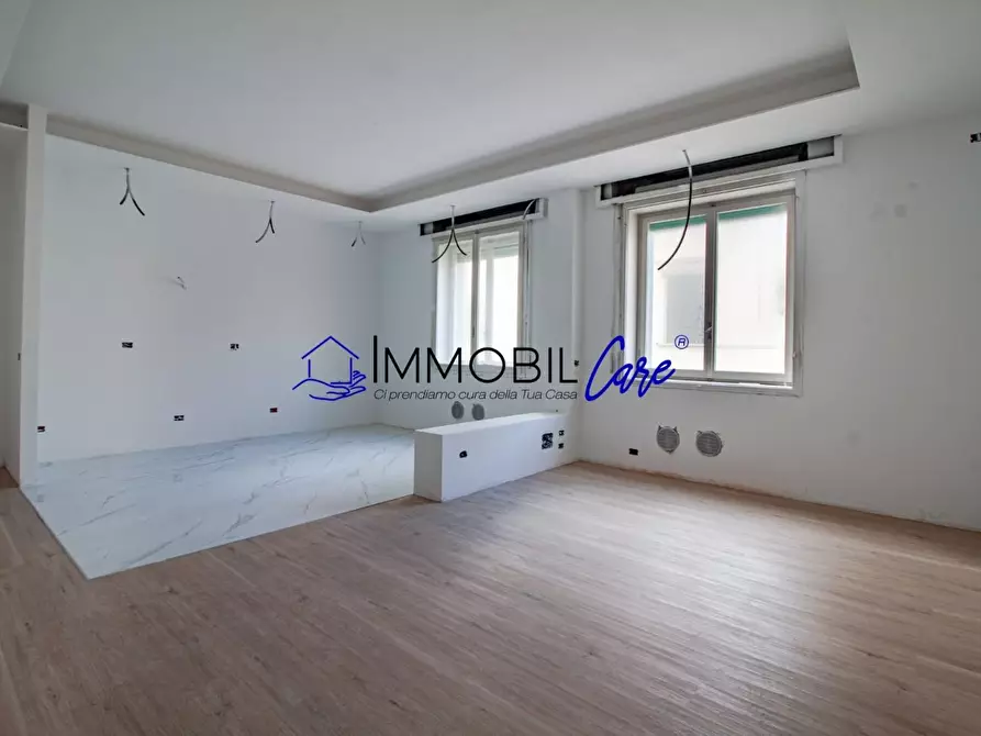 Immagine 3 di Appartamento in vendita  a Livorno