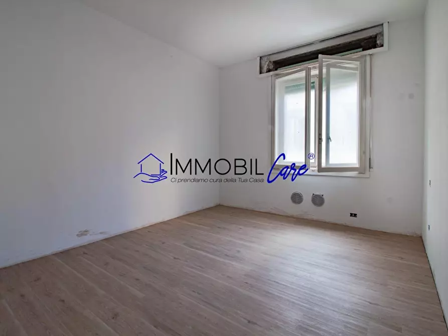 Immagine 11 di Appartamento in vendita  a Livorno