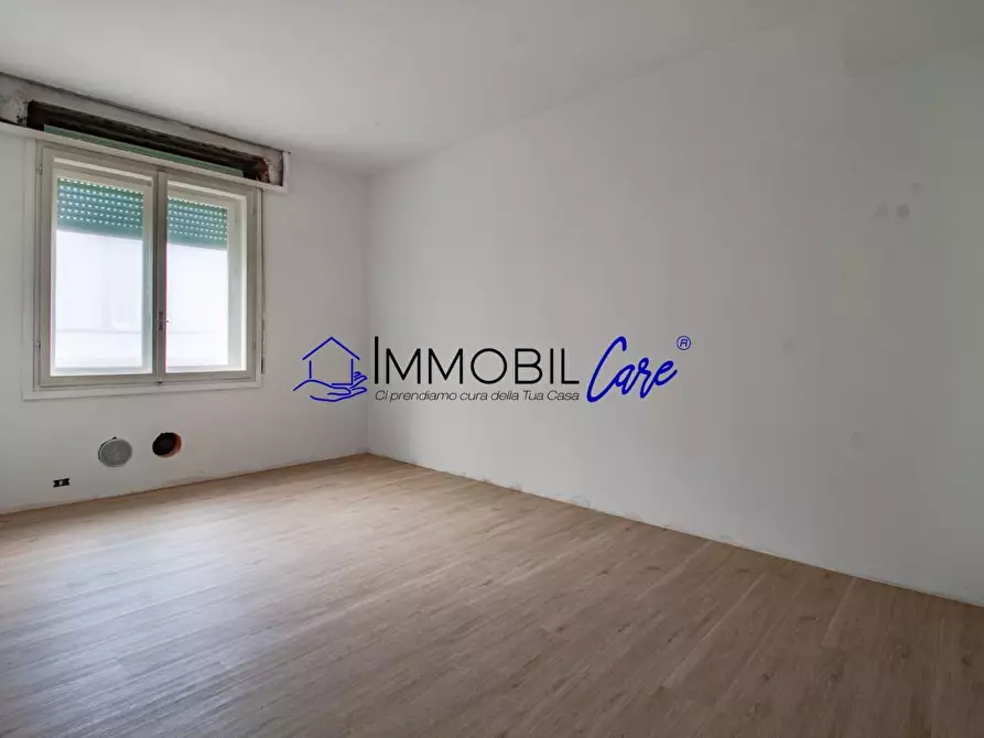 Immagine 14 di Appartamento in vendita  a Livorno