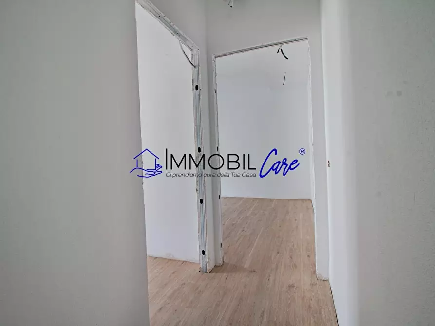 Immagine 9 di Appartamento in vendita  a Livorno