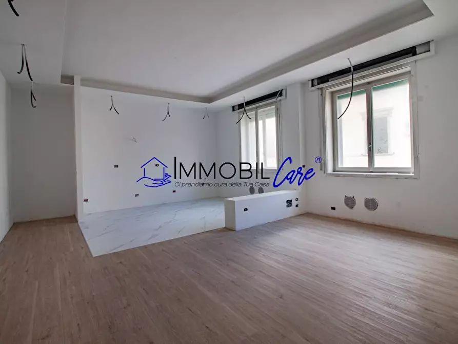 Immagine 8 di Appartamento in vendita  a Livorno