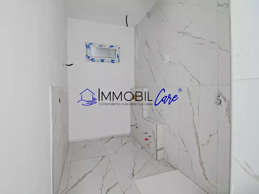 Immagine 17 di Appartamento in vendita  a Livorno