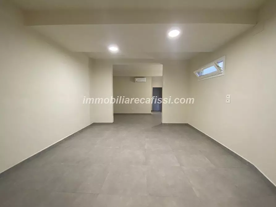 Immagine 4 di Locale commerciale in affitto  a Poggio A Caiano