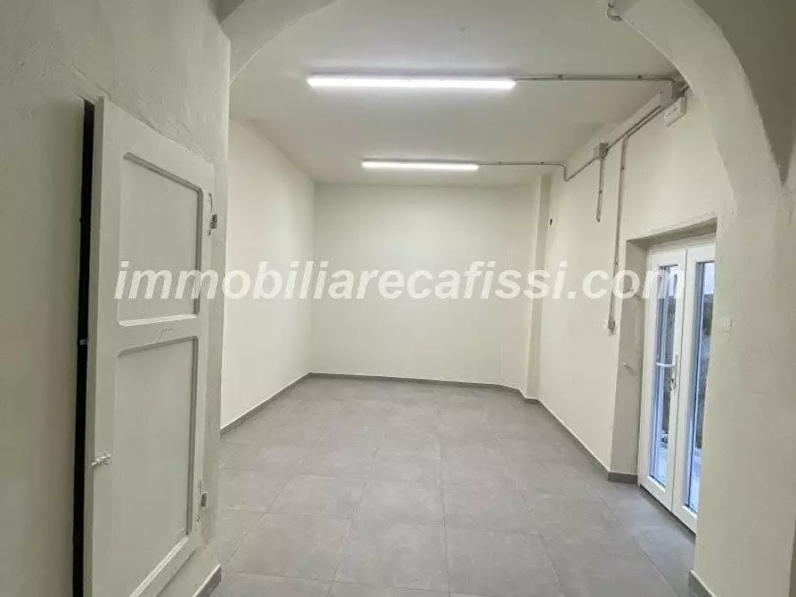 Immagine 10 di Locale commerciale in affitto  a Poggio A Caiano