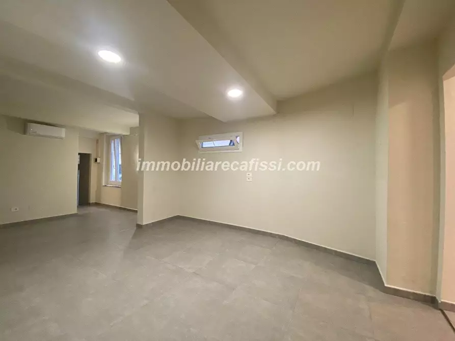 Immagine 5 di Locale commerciale in affitto  a Poggio A Caiano