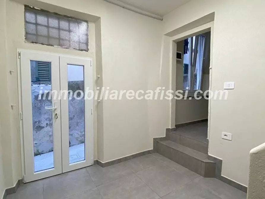 Immagine 9 di Locale commerciale in affitto  a Poggio A Caiano