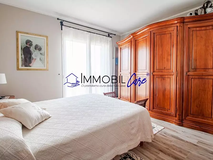 Immagine 13 di Appartamento in vendita  a Livorno