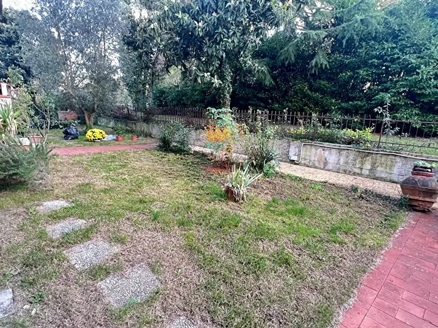 Immagine 13 di Appartamento in vendita  a Colle Di Val D'elsa