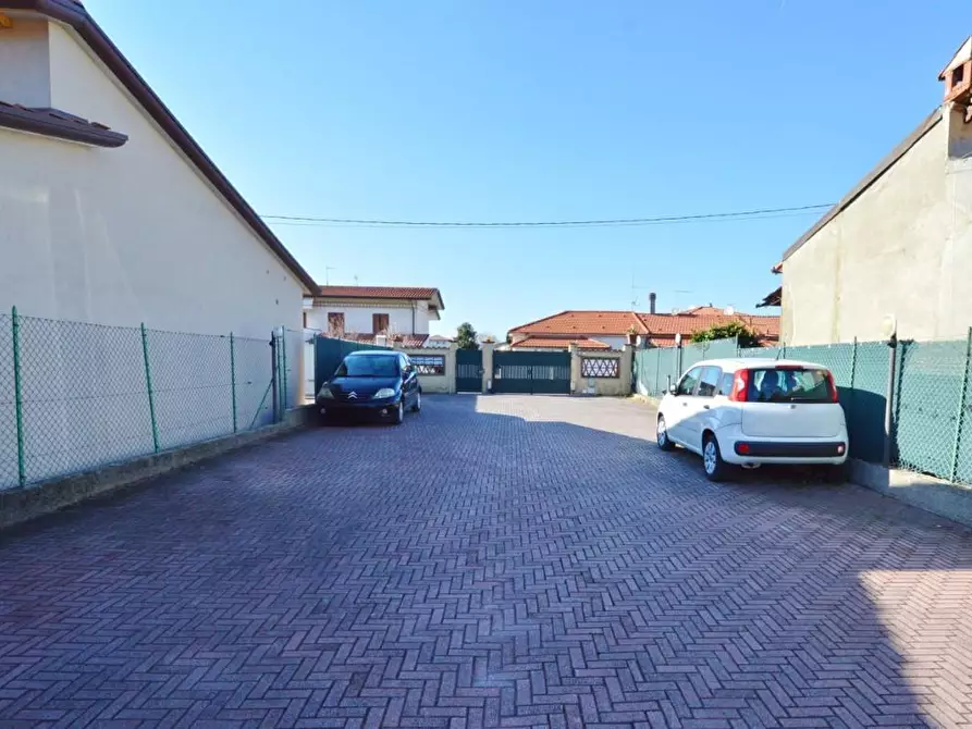 Immagine 26 di Villetta a schiera in vendita  a Massa