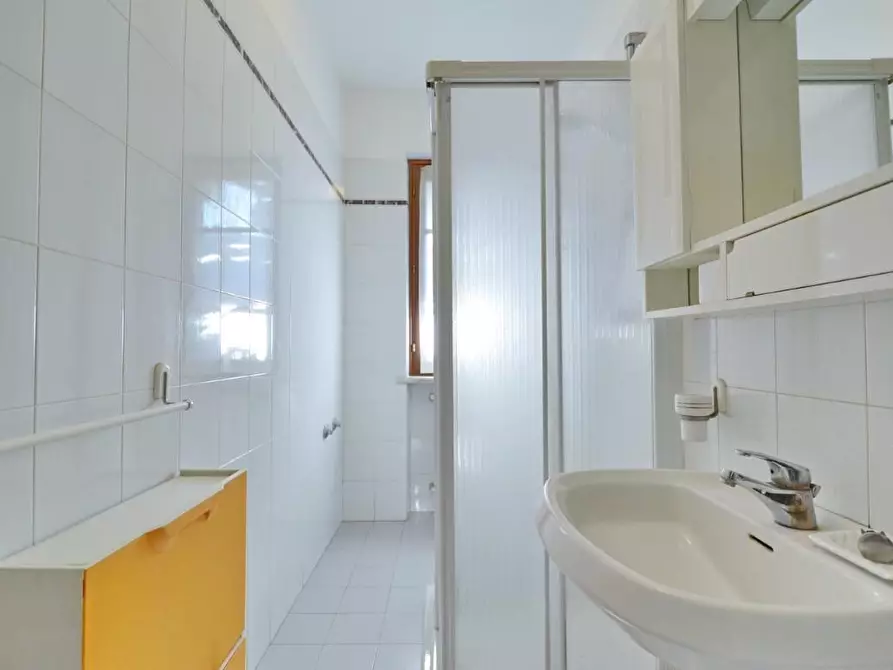 Immagine 12 di Villetta a schiera in vendita  a Massa