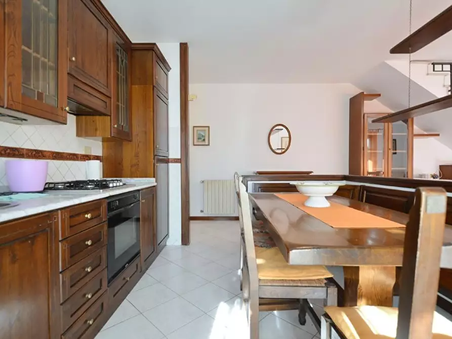 Immagine 11 di Villetta a schiera in vendita  a Massa