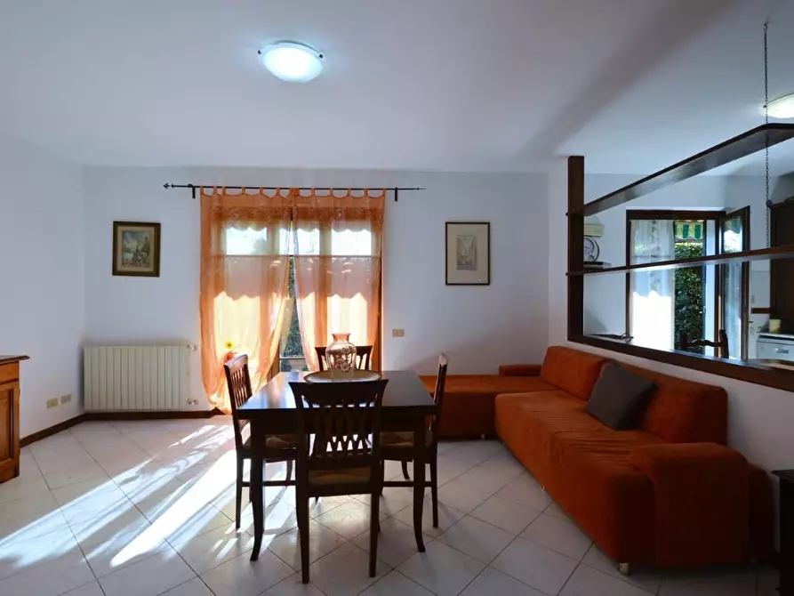 Immagine 8 di Villetta a schiera in vendita  a Massa