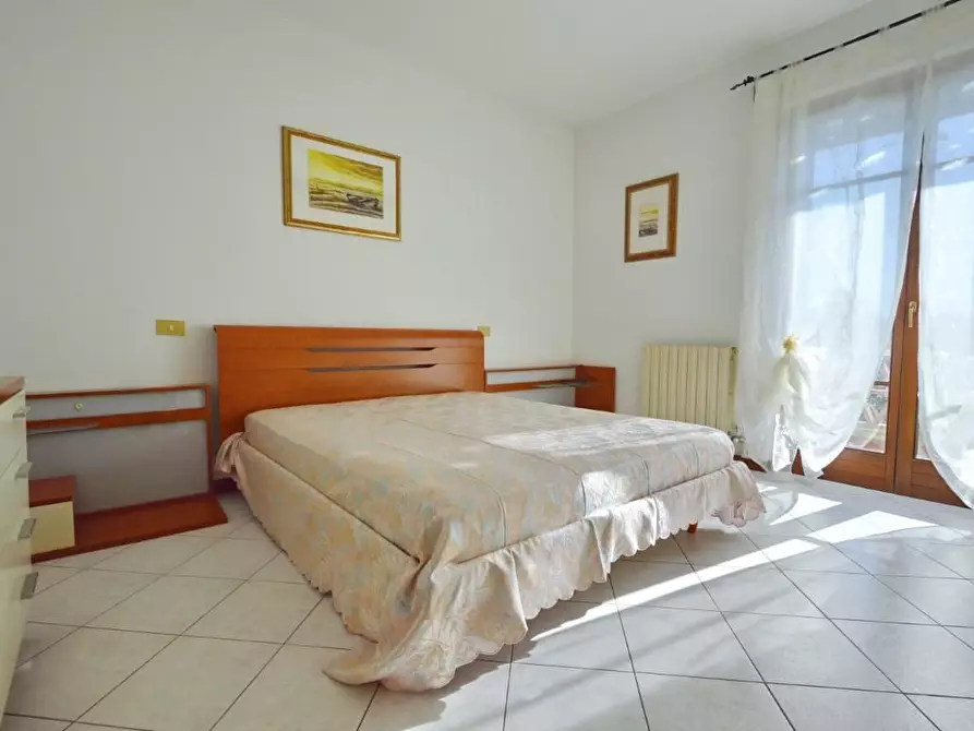 Immagine 14 di Villetta a schiera in vendita  a Massa