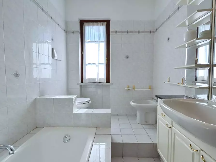 Immagine 19 di Villetta a schiera in vendita  a Massa