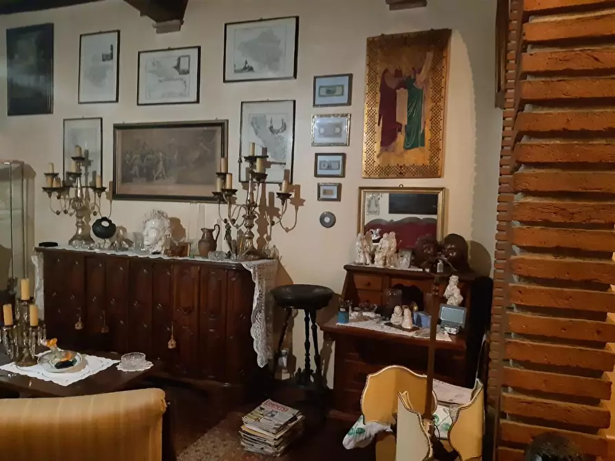 Immagine 26 di Appartamento in vendita  a Lucca