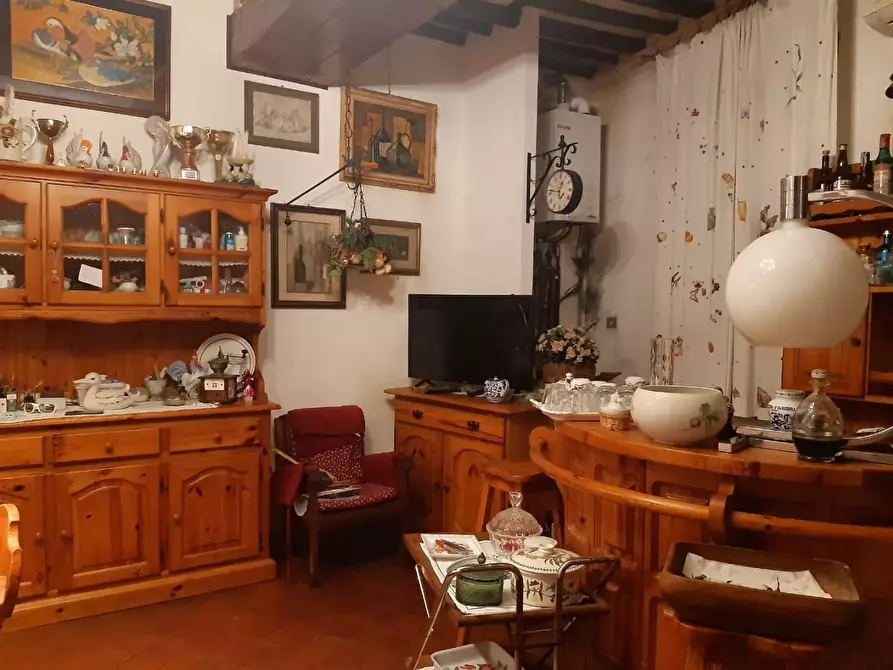 Immagine 19 di Appartamento in vendita  a Lucca