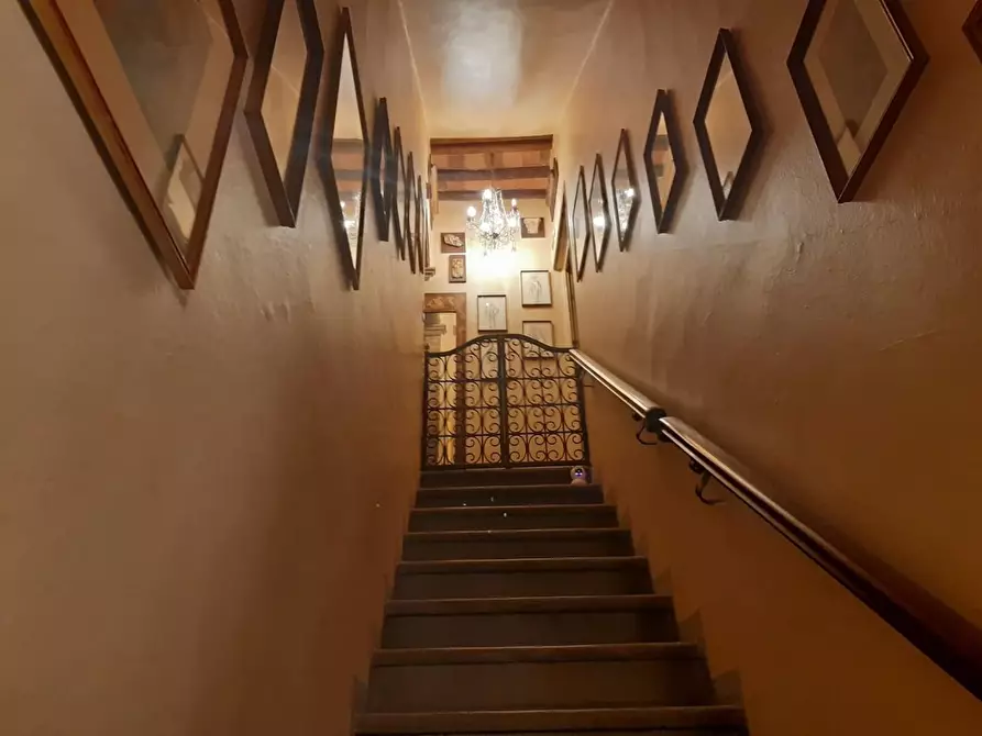 Immagine 29 di Appartamento in vendita  a Lucca