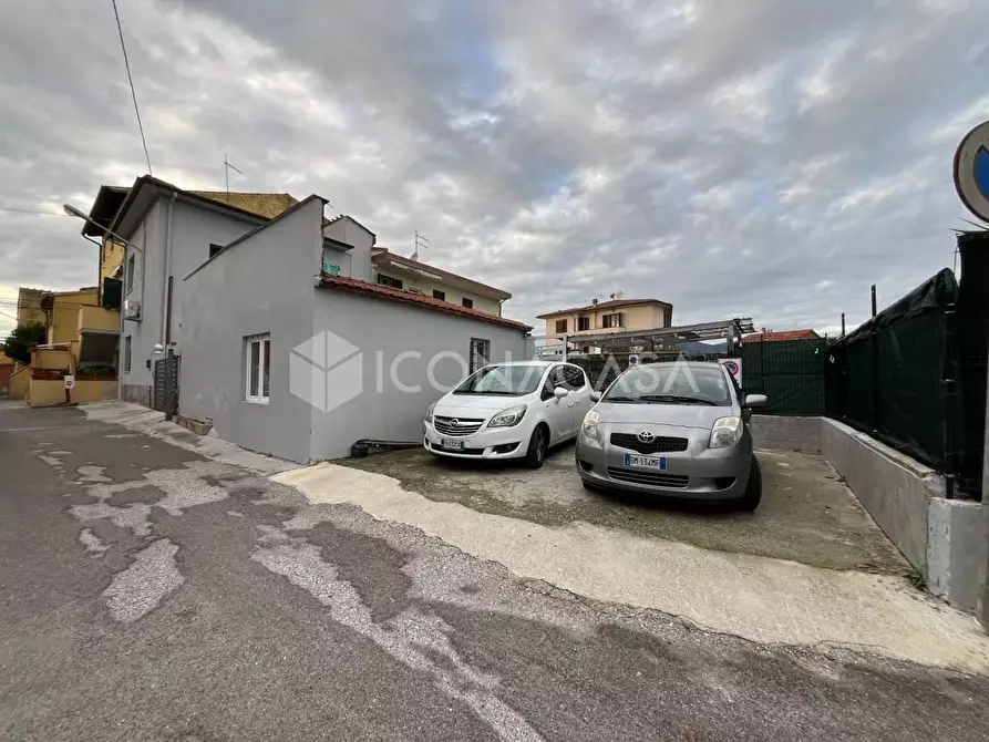 Immagine 37 di Terratetto in vendita  a Calcinaia