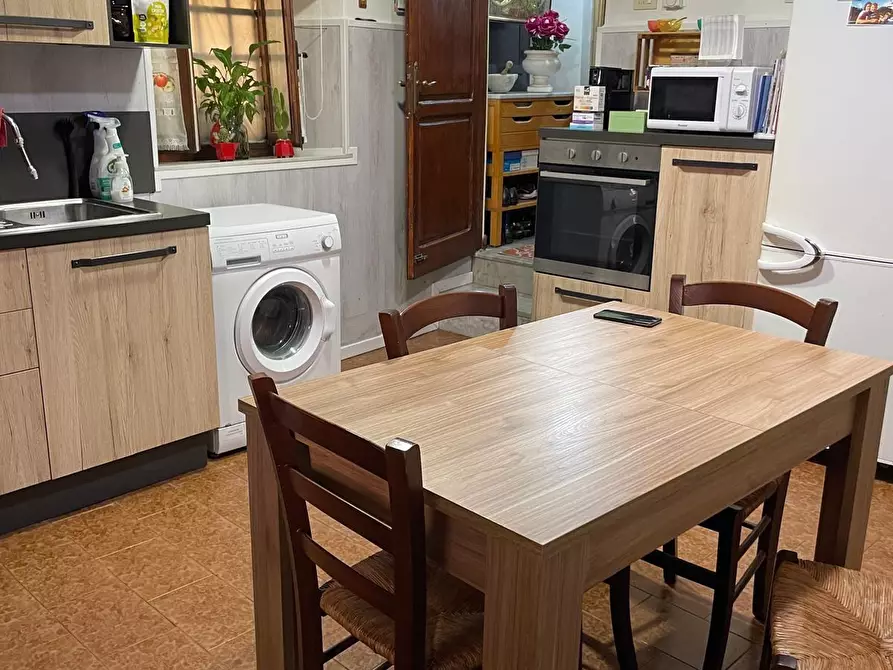 Immagine 4 di Porzione di casa in vendita  a Carrara