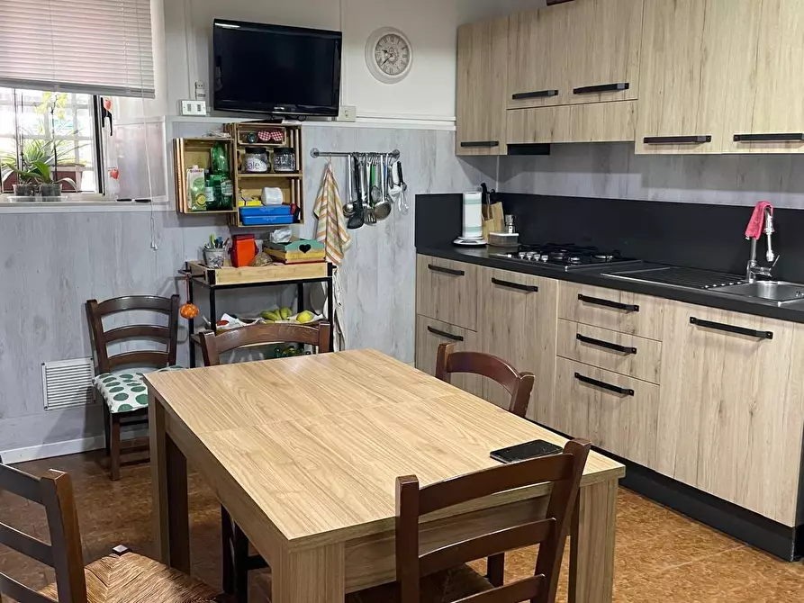 Immagine 1 di Porzione di casa in vendita  a Carrara