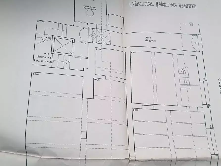 Immagine 2 di Locale commerciale in vendita  a Pisa