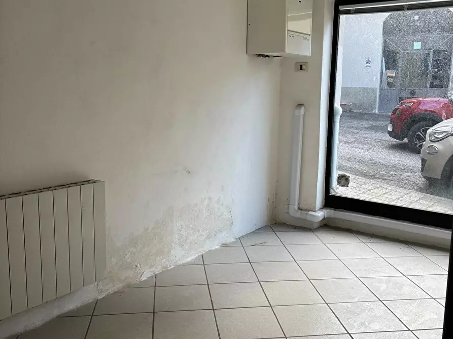 Immagine 4 di Locale commerciale in affitto  a Poggibonsi