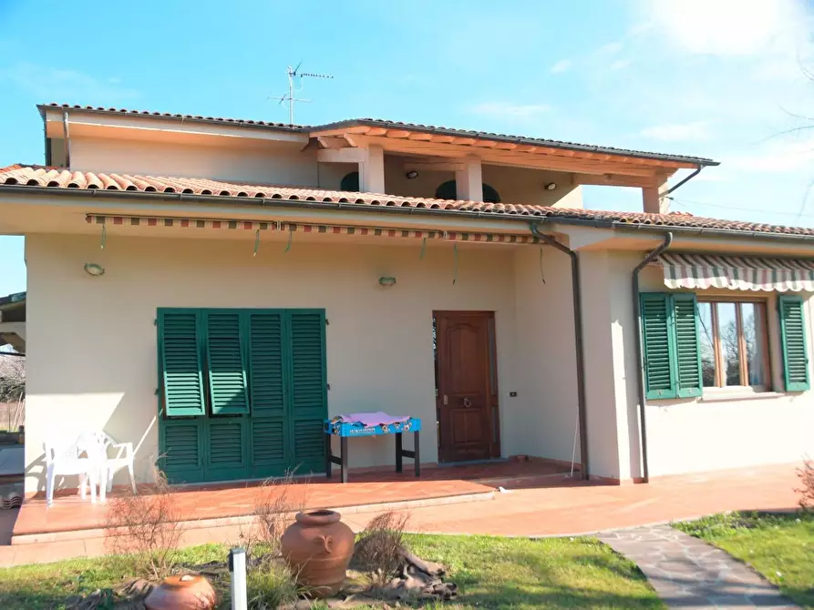 Immagine 32 di Villa in vendita  a Capannori